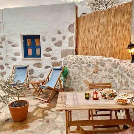 Yaka Tas Ev - Datca Palamutbuekue'ne Cok Yakin Oezel Tas Ev * Yaka (Mugla)